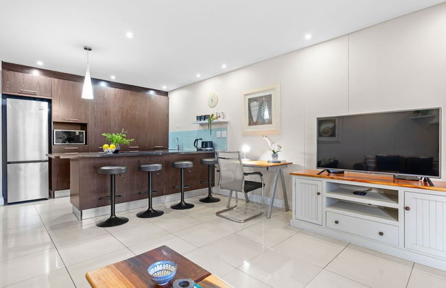 Eden on the Bay 150 by HostAgents - Photo 7