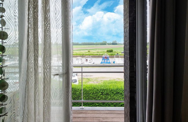 Charming Waterside Getaway - Foto 35