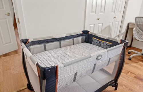 DFW 3BR Luxury Family Escape with Pool and Game Room - Foto 41