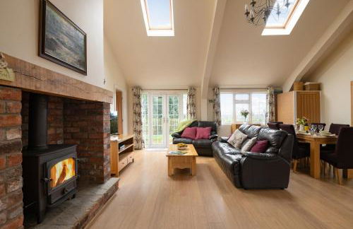 The Country Lodge at Hill House Farm Cheshire - Photo 15