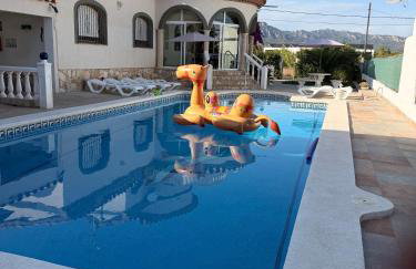 Amarella Costa Dorada - Alojamientos privados en villa mediterránea con amplia piscina y zonas BBQ - Foto 20