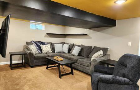 Large Cozy House Near NexusPark Air Hockey - Foto 34