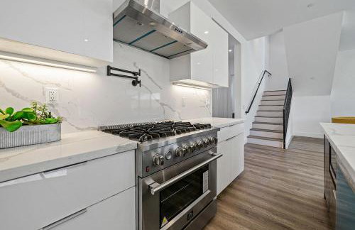 7 BR double house with parking and a backyard in LA - Foto 29