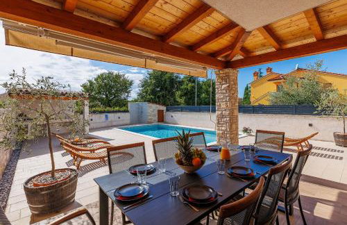 Villa Solis - new private pool villa, 4 bedrooms, near Pula & beaches - Foto 4