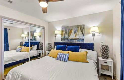 The Tides of Galveston Pet Friendly Walk to Beach - Photo 6