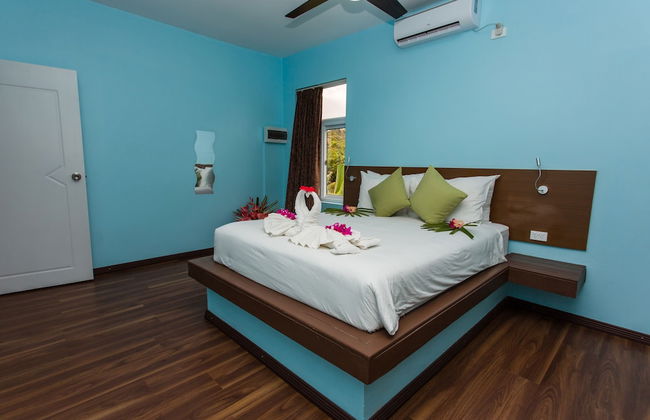 Blue West Villas - Photo 9