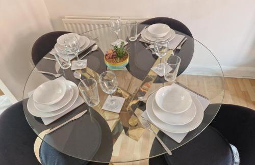 Birmingham City Centre Cosy 2 Double Bedroom Apartment Free Parking Workspace and close to O2 Arena - Photo 35