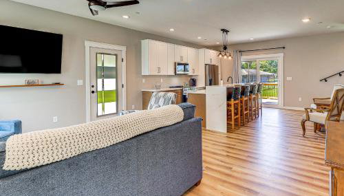 Rock Hall Retreat with Balcony Near Park and Marina! - Foto 5