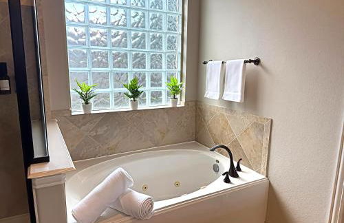 Cozy 4bdrm 3bath Home in The Woodlands - Photo 25