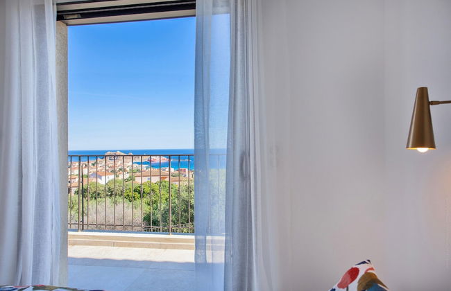 Superb Villa With Pool and sea View - Photo 16