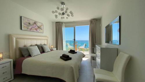 Deluxe sea view apartment with a swimming pool - Foto 5