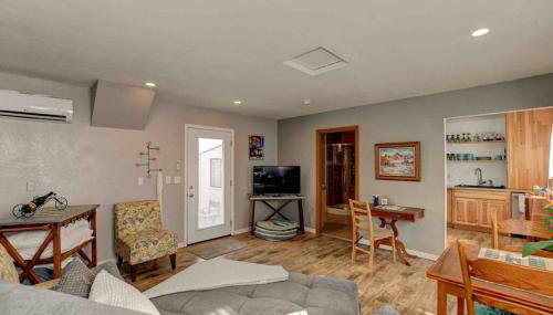 Cozy Guesthouse with view from large deck - Foto 3