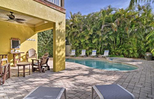 Walk to Shore: Holmes Beach Home w/ Pool & Hot Tub - Foto 1