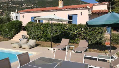 Irimar retreat managed by Hilltop Residences - Foto 1, Garden