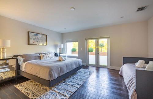 Fascinating Luxe Two-Level Villa BY THE GLAMHOMES - Foto 12