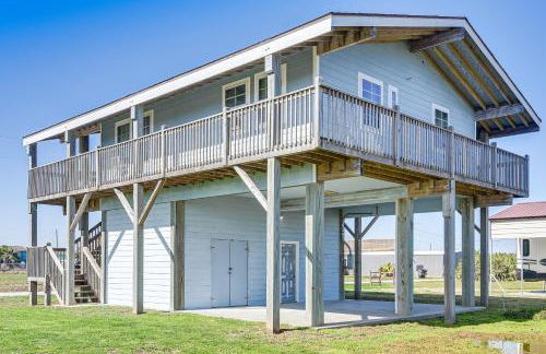 Walk to Shore Crystal Beach Home with Deck! - Foto 24