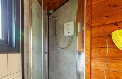 Chalet Lodge 3 Hot Tub by Interhome - Foto 17