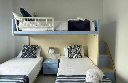 Casa mediterránea con gran jardín y piscina a 500 m de la playa - Foto 48