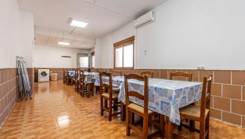 Amplia Casa Familiar con Calefacción, cerca de Sierra Nevada y Granada - Foto 4