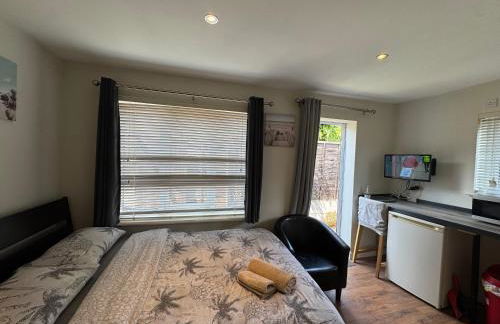 Studio-2 Staines,Heathrow, London-own entrance - Foto 11