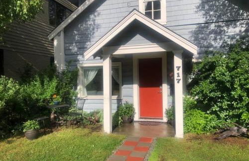 Coastal Cabin - Downtown Historical Log Home - Foto 1