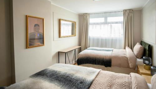 4BR Home and Parking with CCTV Contractors & Family - Foto 3