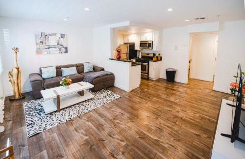 Stylish One Bedroom in Hollywood Koreatown Area with Parking - Foto 1