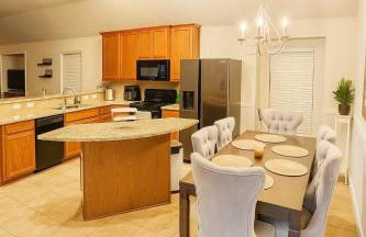 Spacious 3BR Home w Game Room, Gym & Study - Foto 2