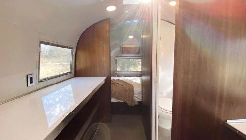 Restored Beautiful Airstream Fully Equipped with Incredible Outdoor Living in Texas - Foto 5