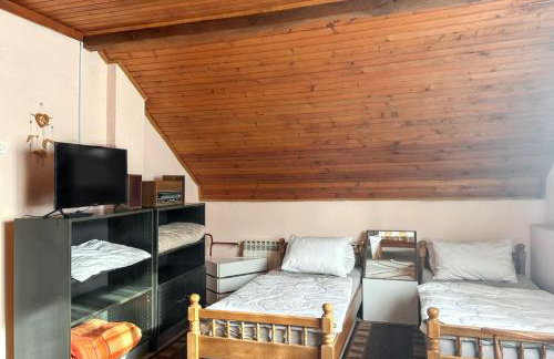 Idyllic House in Kutina with Enclosed Garden - Foto 3