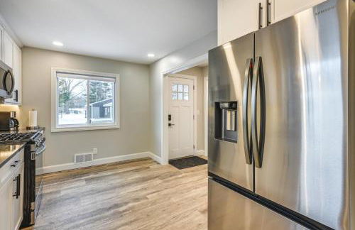 Riverfront Michigan Cottage with Fire Pit and Kayaks! - Foto 7