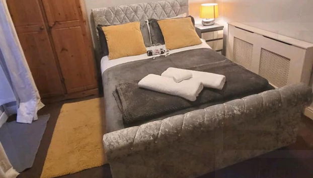 2-bed Apartment, Sleeps 4,on-site Parking - Foto 2, Imagen principal