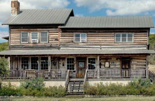 1800's Antique Log Cabin with Modern Amenities near Fredericksburg and Kerrville, Texas - Photo 41