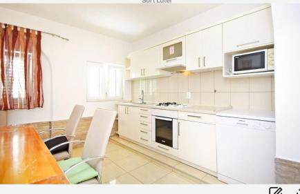 Vila Nova with private heating pool and jacuzzi - Foto 16