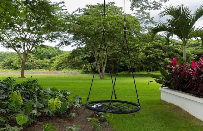 The Couples Condo by Acomodo - Photo 32