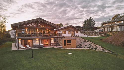 Maja Chalets - Altholzchalet in der Eifel mit Whirlpool und Sauna - Foto 2, Garden, Garden view