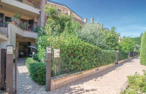 Gorgeous Apartment In Pesaro -Pu- - Foto 8