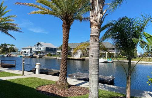 Waterfront Hernando beach house on deep water canal w/dock, fishing, kayak - Foto 45