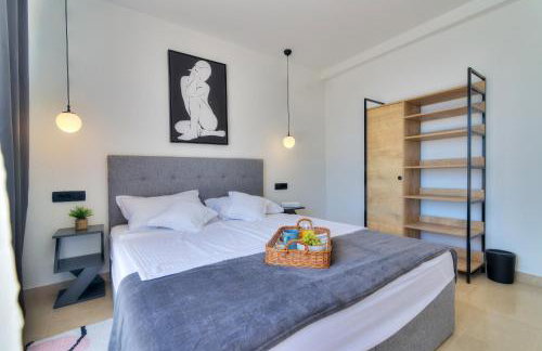 House Silence - Photo 6