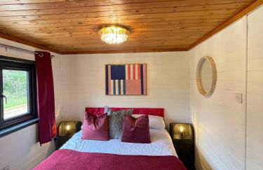 Otter 2 Lodge - Private Hot Tub- Dog Friendly - Wiltshire-Bristol - Foto 28