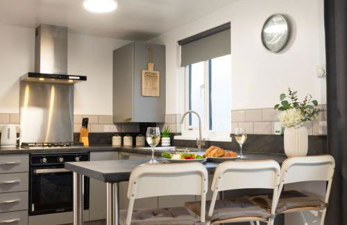 Chalet Hot Tub Lodge 1 by Interhome - Foto 6