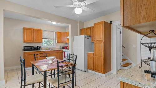 UNH Home Base 10 minutes from beach - Foto 5