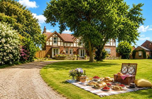 Arden Hill Farmhouse - Hot Tub, Snooker Table, Sleeps 16 - Foto 24