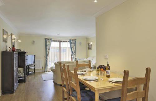 Sparrows, Wangford nr Southwold - Photo 6