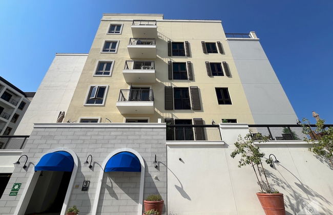 Stunning Beach View Apt. with Balcony Jumeirah La Mer - Photo 40