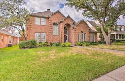 Elegant Plano Home with Private Outdoor Pool! - Foto 39