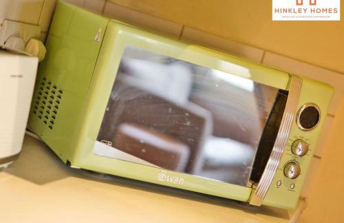 Cosy Contained Riverside 1bed - 2 Floors - Parking - Photo 3