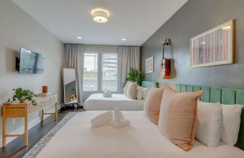 The Ultimate Double Rooftop Deck with Skyline Views - Foto 28