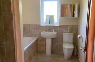 Stornoway Holiday Let - Photo 10