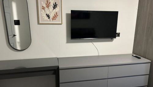 Spacious 2 bedroom apartment, entire place - Foto 5